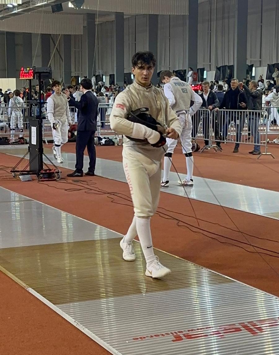 Yazı görseli: Yıldızlar Milli Eskrim Sporcumuz Sarp Öztürk
